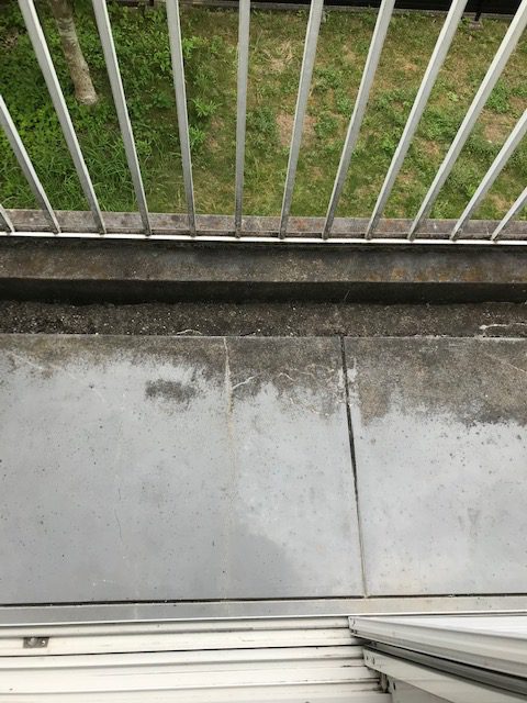 雨漏れ　雨漏り